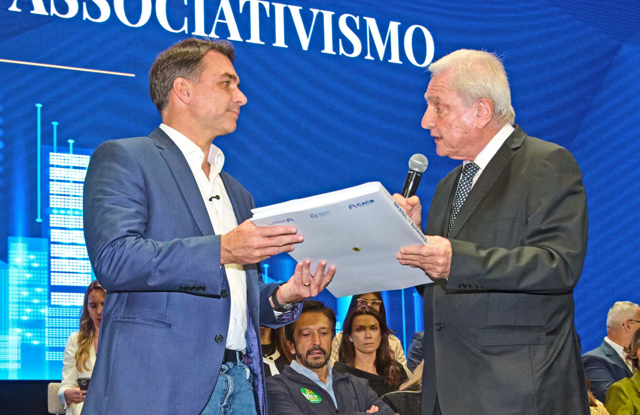 Setor produtivo entrega a Flávio propostas para melhorar ambiente de negócios